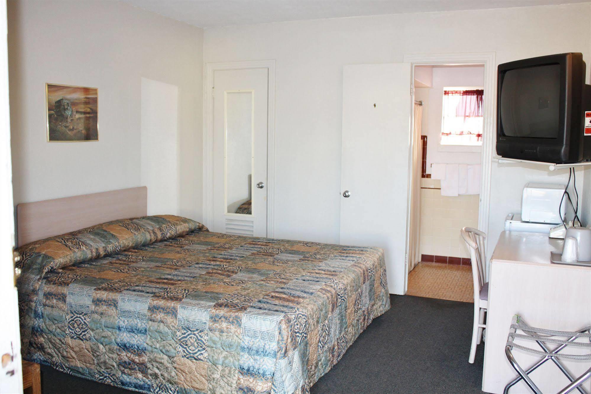 Sun Valley Motel Junction Exterior photo